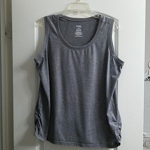 Gray sleevless T-shirt